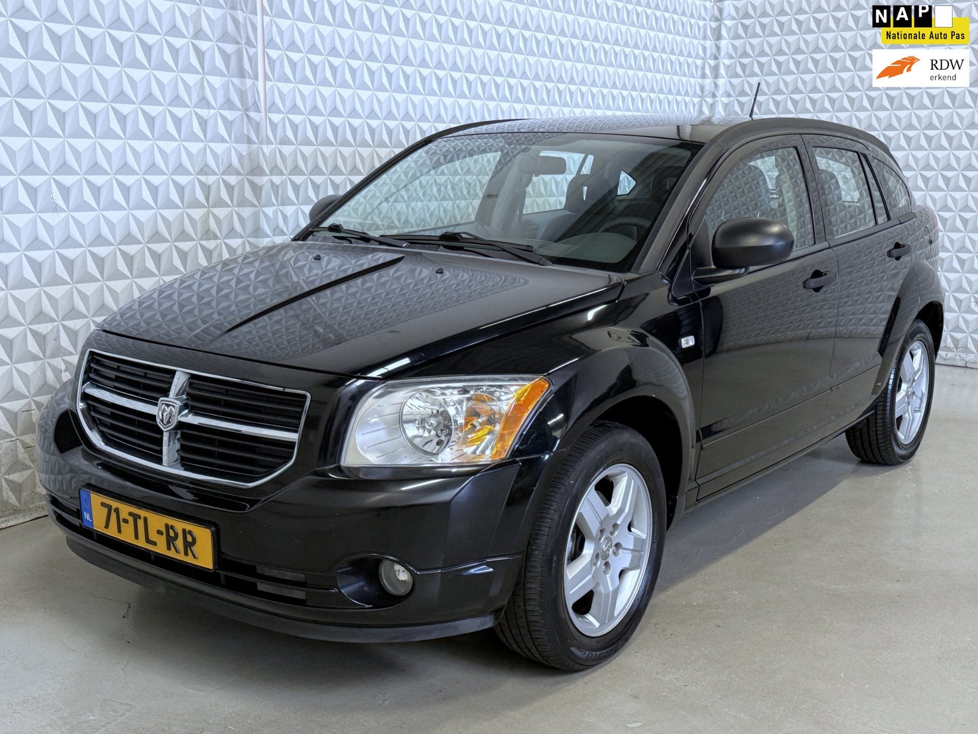 Dodge Caliber 2.0 SXT AUTOMAAT / 150.000km (2006), Auto's, 1998 cc, 450 kg, Gebruikt, Zwart