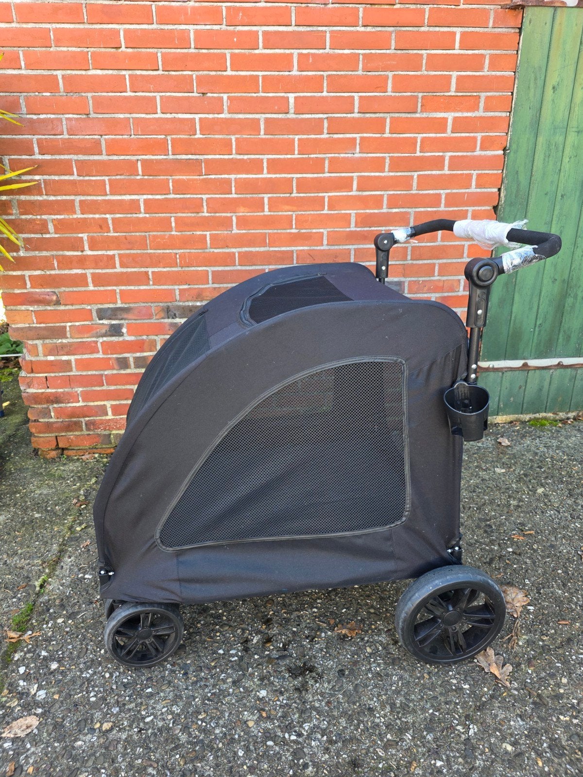Hondenkar voor kleine hondjes., Dieren en Toebehoren, Ophalen, Zo goed als nieuw, Hondenbuggy