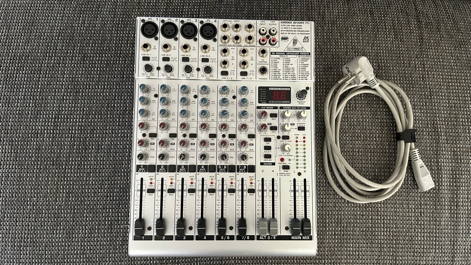 Behringer Eurorack UB1204FX-PRO Mengpaneel, Ophalen of Verzenden, Gebruikt, 10 tot 20 kanalen, Microfooningang