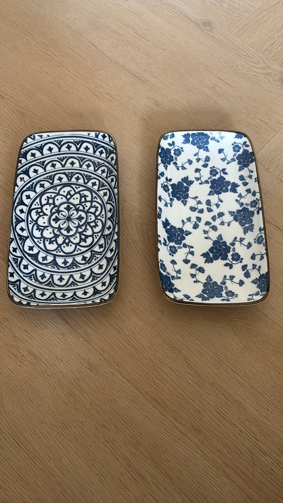 2 schaaltjes blauw wit patroon - Riverdale Bloomserie, Huis en Inrichting, Overige merken, Keramiek, Landelijk/Boerenbont, Ophalen of Verzenden
