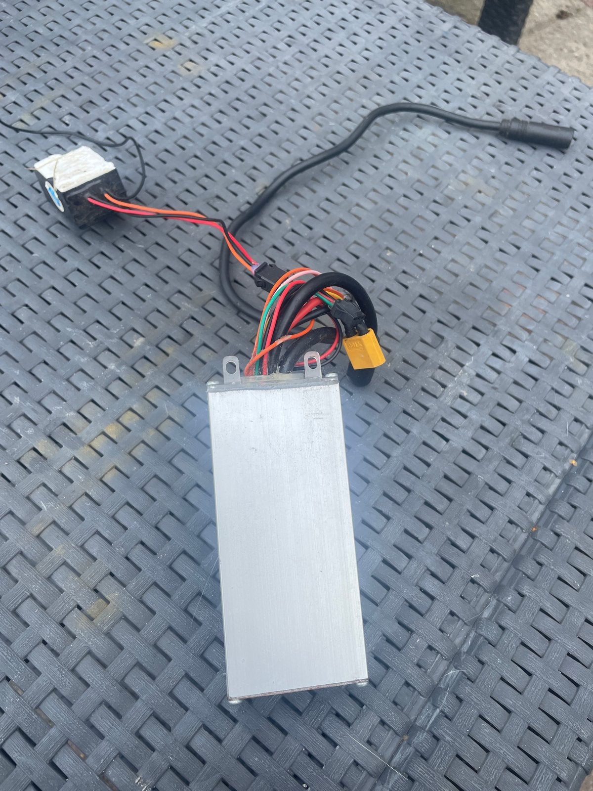 Opvoedbaar V8 Controller voor E-bike/Fatbike, Fietsen en Brommers, Fietsonderdelen, Elektrische fiets, Gebruikt, Overige typen