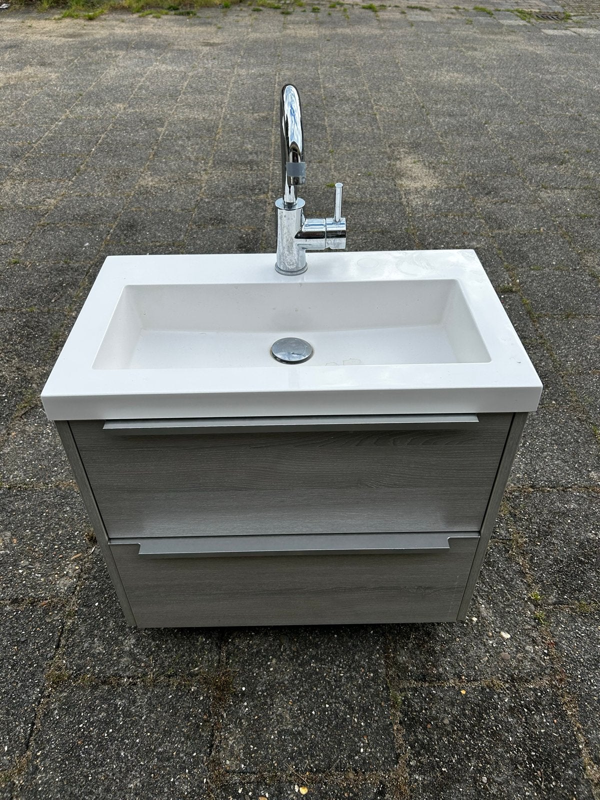 Badmeubel met wastafel en kraan, Huis en Inrichting, Badkamer | Badkamermeubels, Ophalen, Gebruikt, 50 tot 100 cm, Minder dan 100 cm