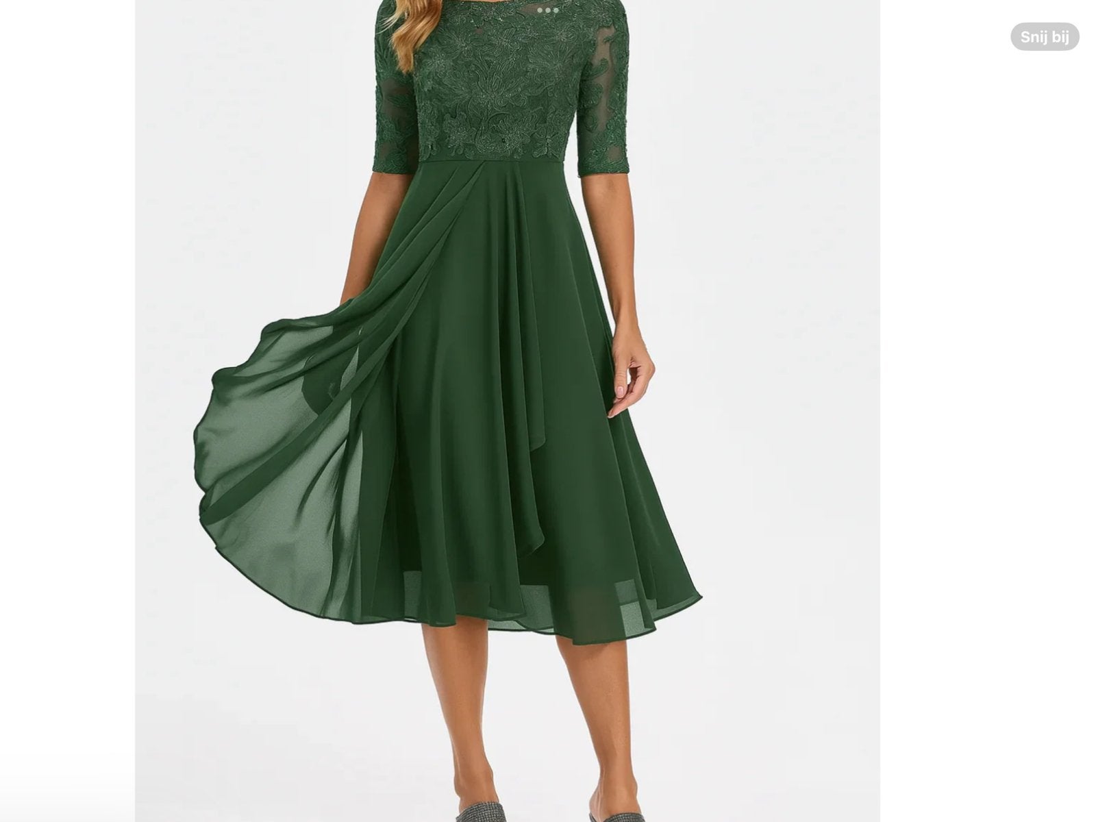 Elegante Groene Jurk met Kanten Details, Kleding | Dames, Jurken, Maat 38/40 (M), Ophalen of Verzenden, Zo goed als nieuw, Onder de knie