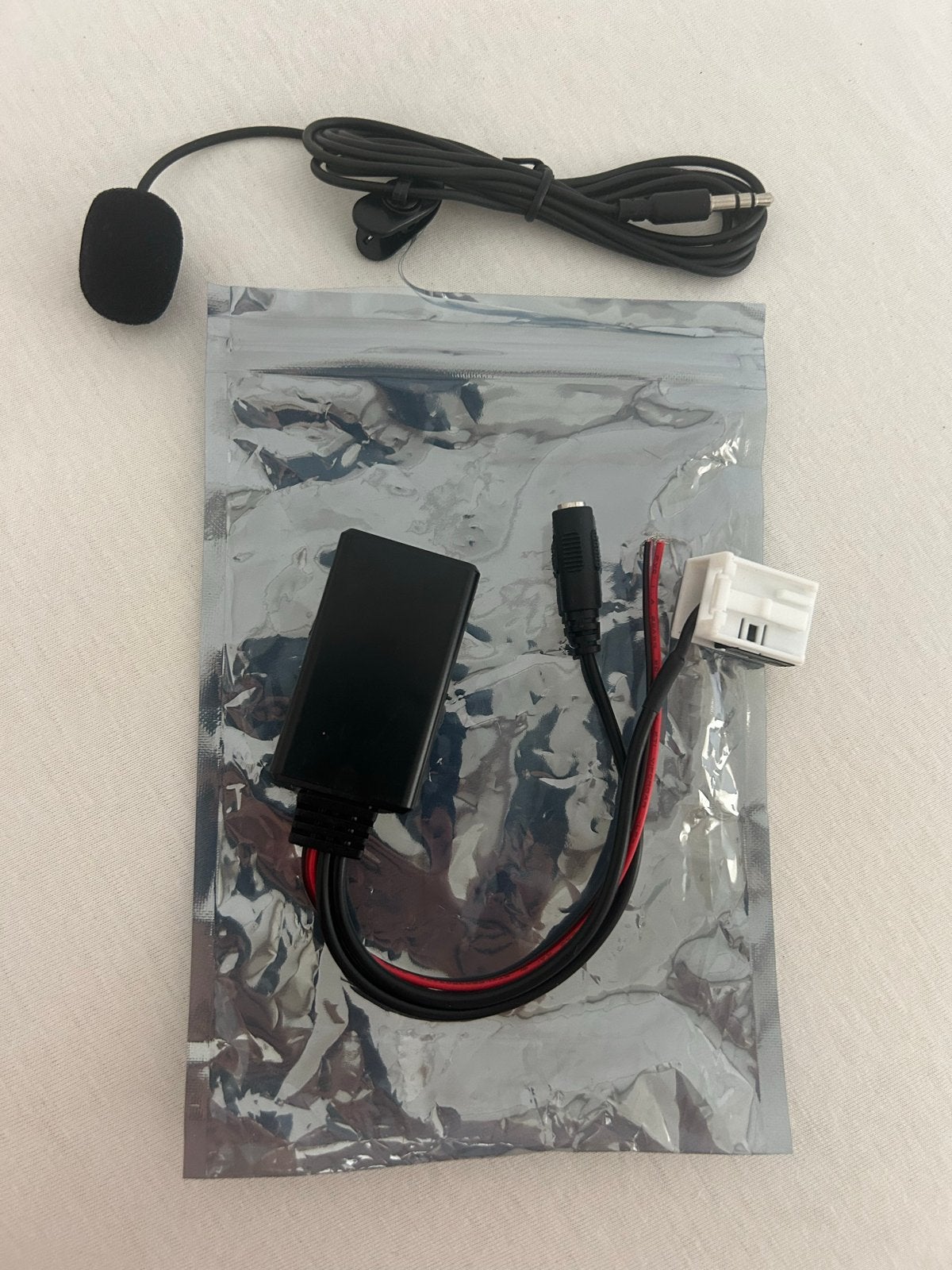 Bluetooth Adapter met Microfoon voor Auto Radio, Ophalen of Verzenden, Nieuw