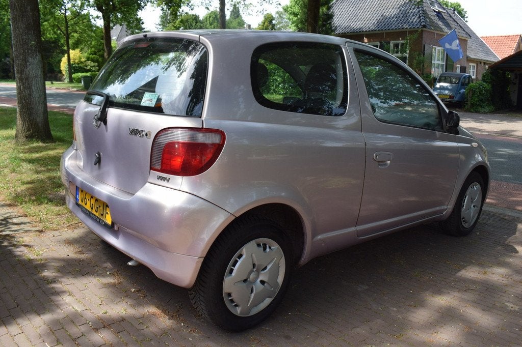 Toyota Yaris 1.0-16V VVT-i Luna Airco, Auto's, Voorwielaandrijving, Gebruikt, 4 cilinders, 400 kg