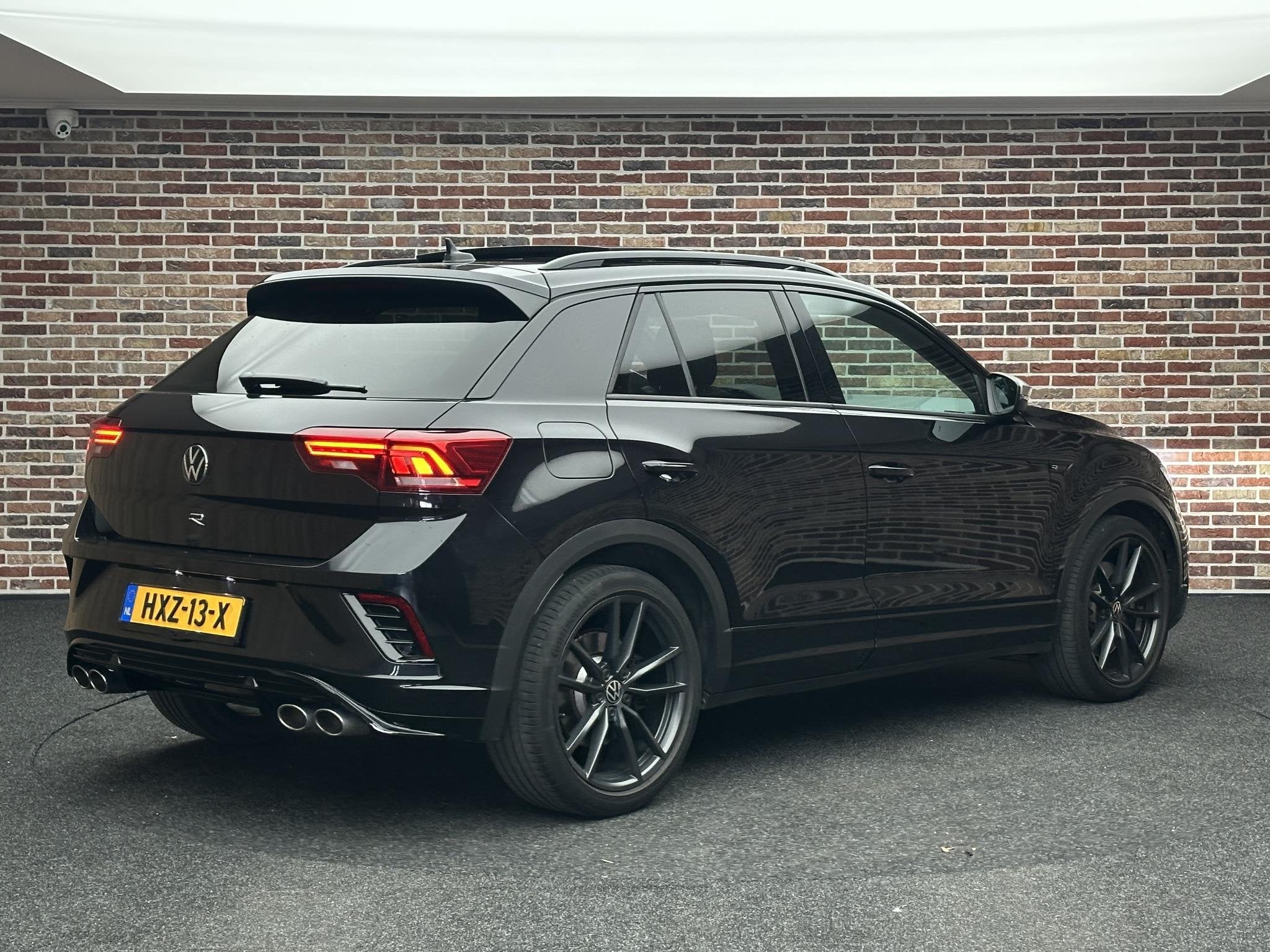Volkswagen T-Roc 2.0 TSI 4Motion R Panorama Camera Beats Lee, Auto's, Volkswagen, Automatische klimaatregeling, Gebruikt, 4 cilinders