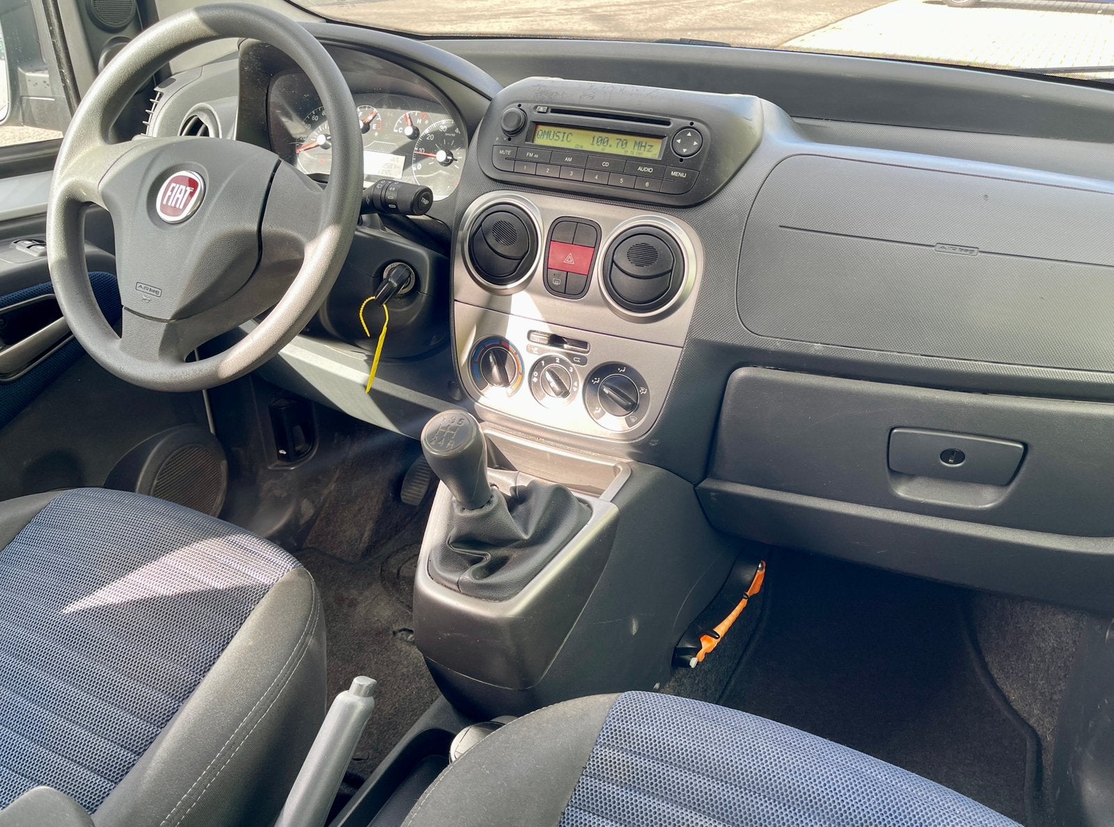 Fiat Qubo 1.4 | Airco | Trekhaak |  NAP | Nieuwe APK |, Auto's, Voorwielaandrijving, 4 cilinders, 400 kg, Origineel Nederlands