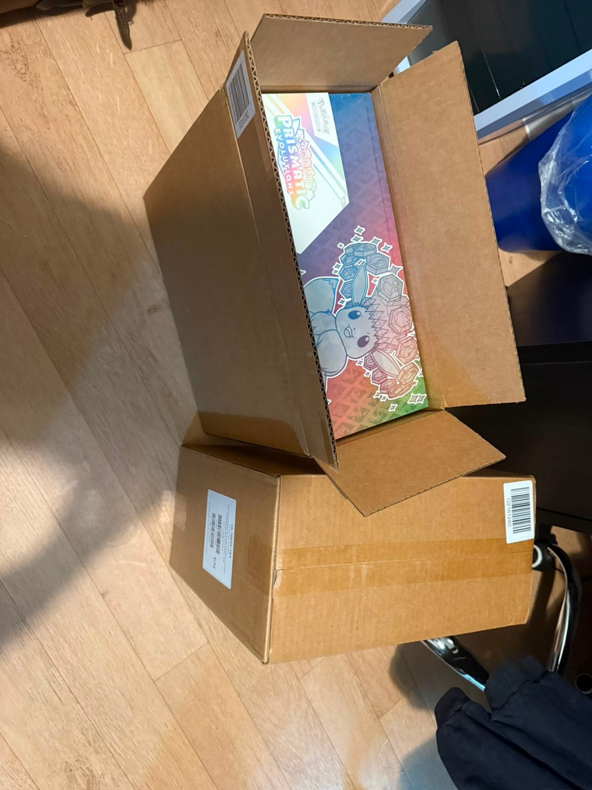 Prismatic Evolutions Super Premium Collection Sealed Case, Hobby en Vrije tijd, Verzamelkaartspellen | Pokémon, Ophalen, Zo goed als nieuw