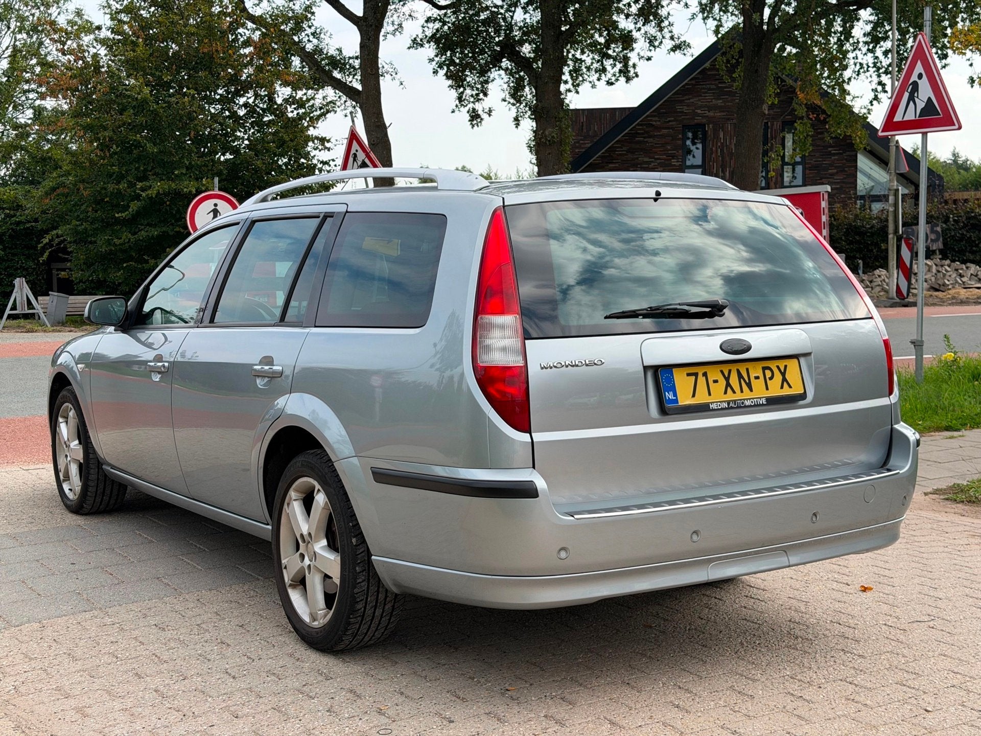 Ford Mondeo Wagon 1.8-16V Platinum AIRCO CRUISE NAVI PDC, Auto's, Gebruikt, 4 cilinders, Euro 4, 1500 kg