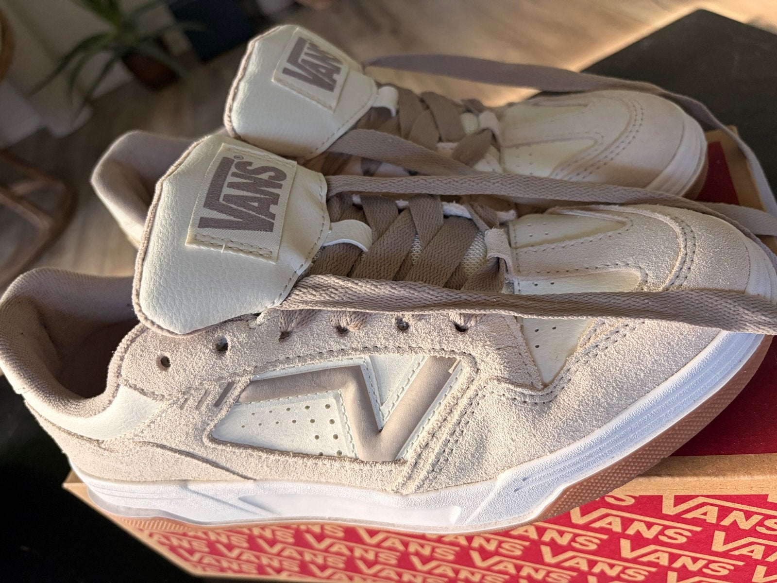 Vans Lowland ComfyCush sneakers - Maat 41, Ophalen of Verzenden, Zo goed als nieuw, Beige, Sneakers of Gympen