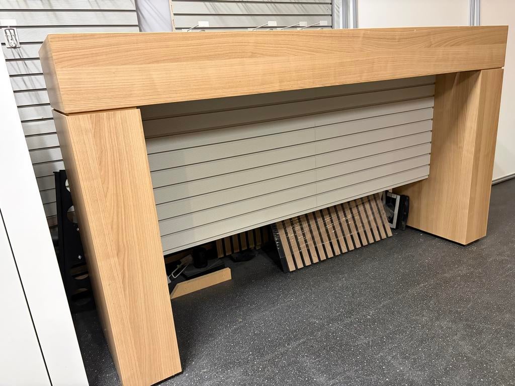 Tafel / presentatie meubel, Huis en Inrichting, Bureaus, Gebruikt, Ophalen