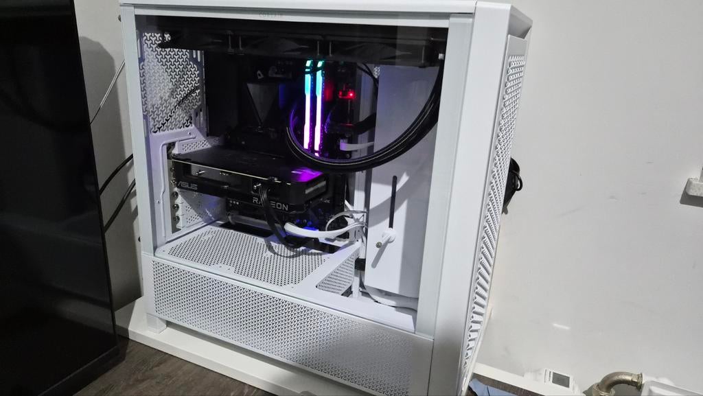 ZELFGEBOUWDE GAMING PC — AMD RYZEN 7 / RX 7600 XT 16GB, 32 GB, Zo goed als nieuw, AMD Ryzen 7, Gaming