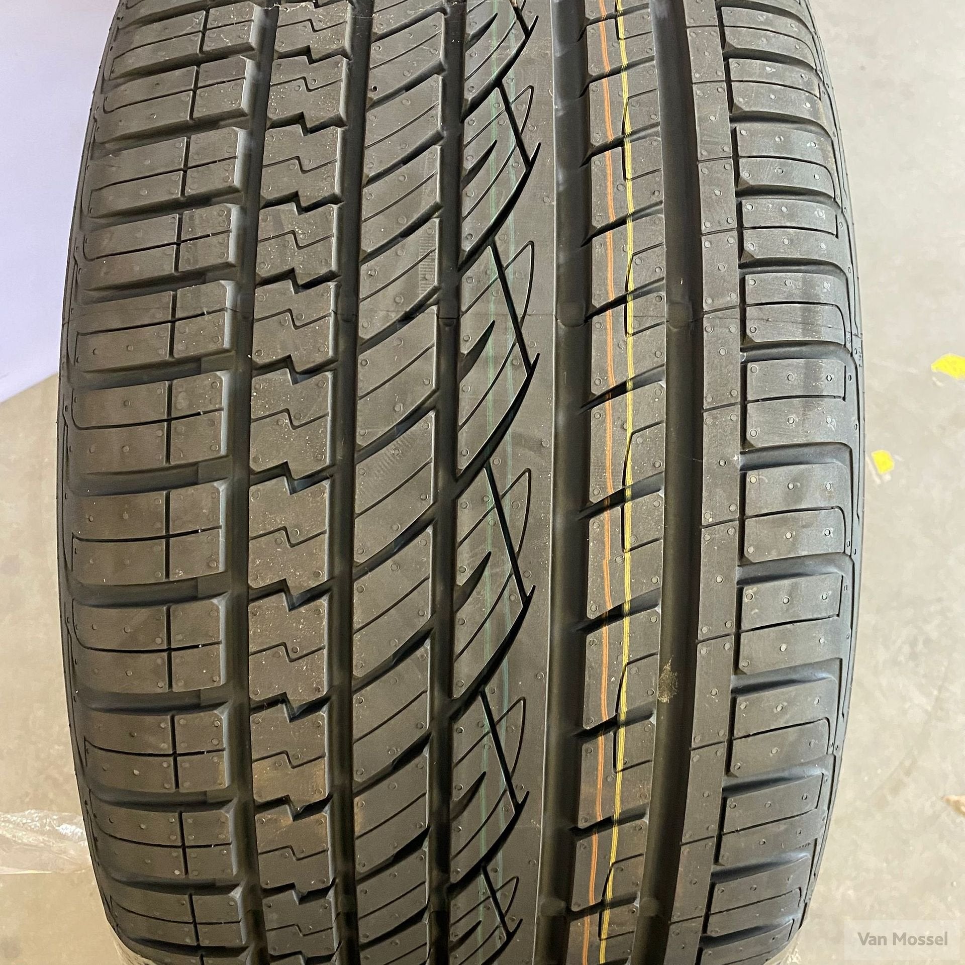 Continental Cross Contact Uhp 305/30/R23 105W, Auto-onderdelen, Banden en Velgen, Gebruikt, -, -, Overige maten