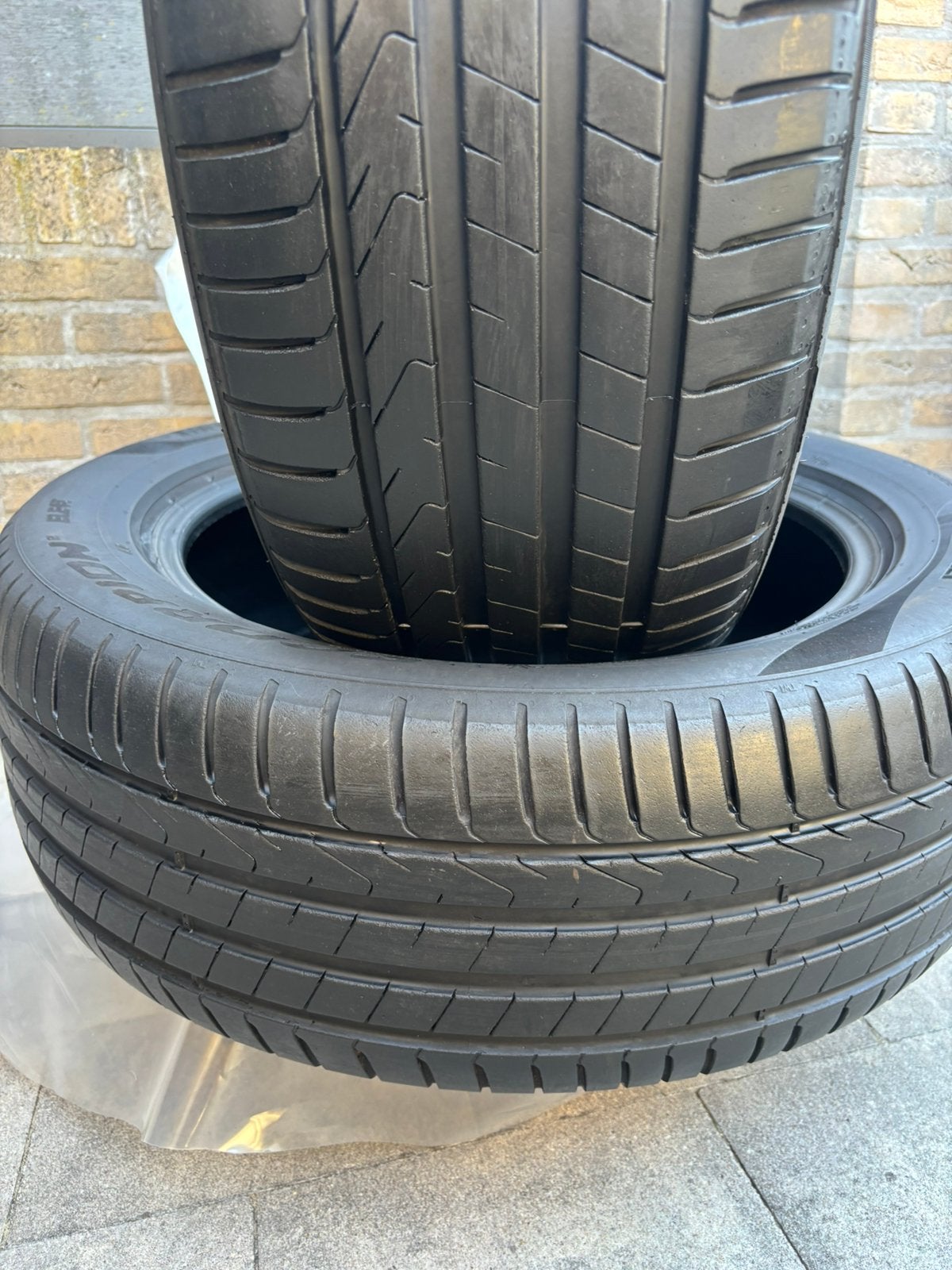 2x235/55-19.101T,Zomer in goede staat.Dot(0125)Pirelli, Auto-onderdelen, Banden en Velgen, Gebruikt, 235 mm, Band(en), Personenwagen