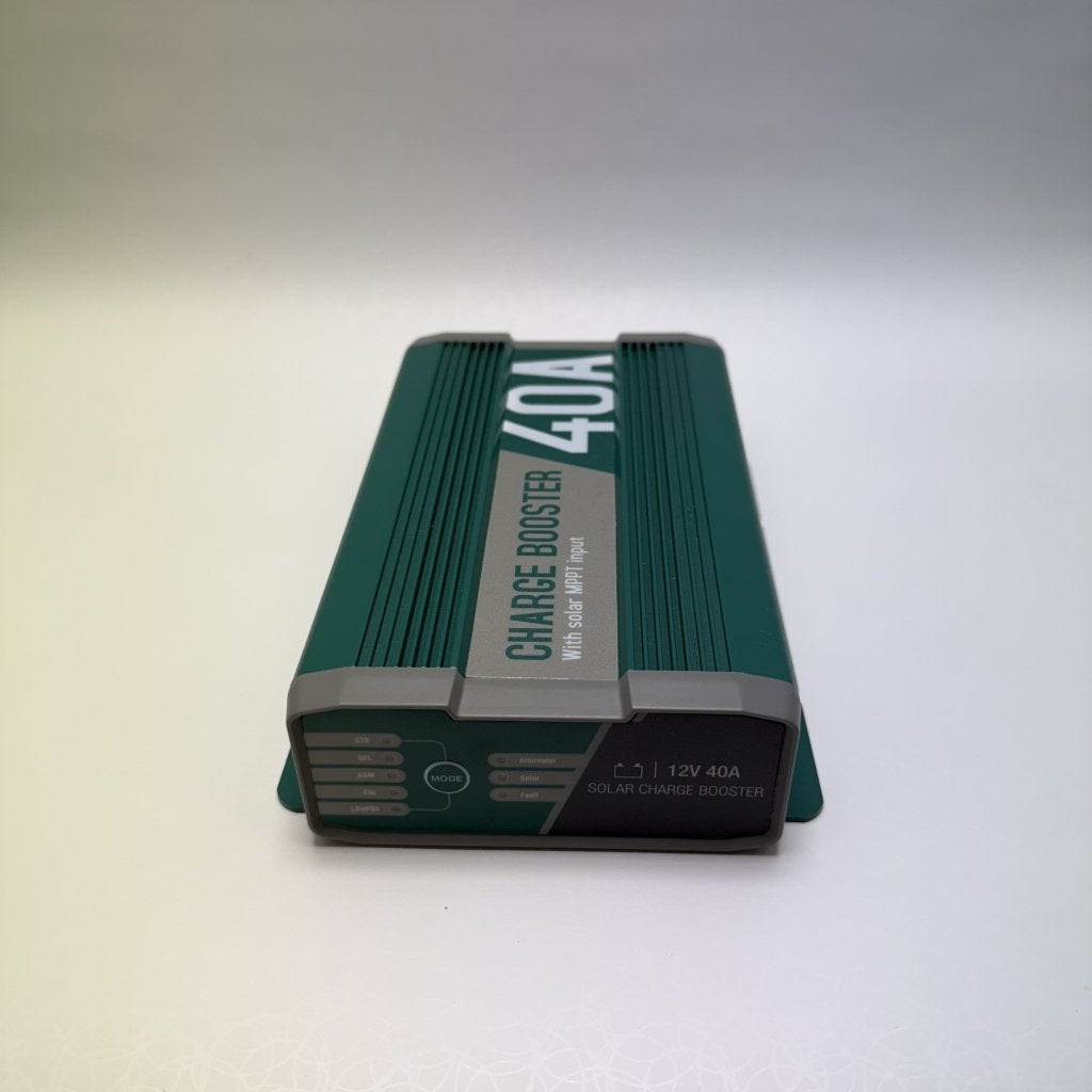 DC-DC Booster 40A Battery Charge Booster with Solar MPPT, Gebruikt, Ophalen of Verzenden, Guaestus Trading, Sales@guaestus.com