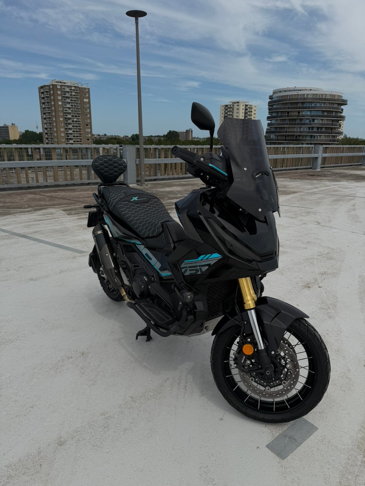 Honda X-ADV 750 | A2 | 2025 | Full Akrapovic | Garantie, Motoren, Particulier