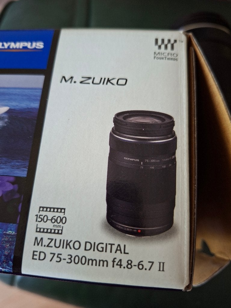 Olympus ZD 75-300 mm f4.8-6.7 II ED, Ophalen, Zo goed als nieuw, Telelens, Zoom