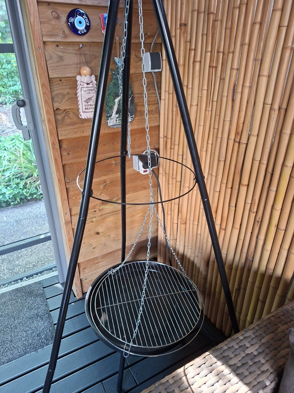 Barbecue op houtskool met alle benodigdheden., Ophalen of Verzenden, Zo goed als nieuw