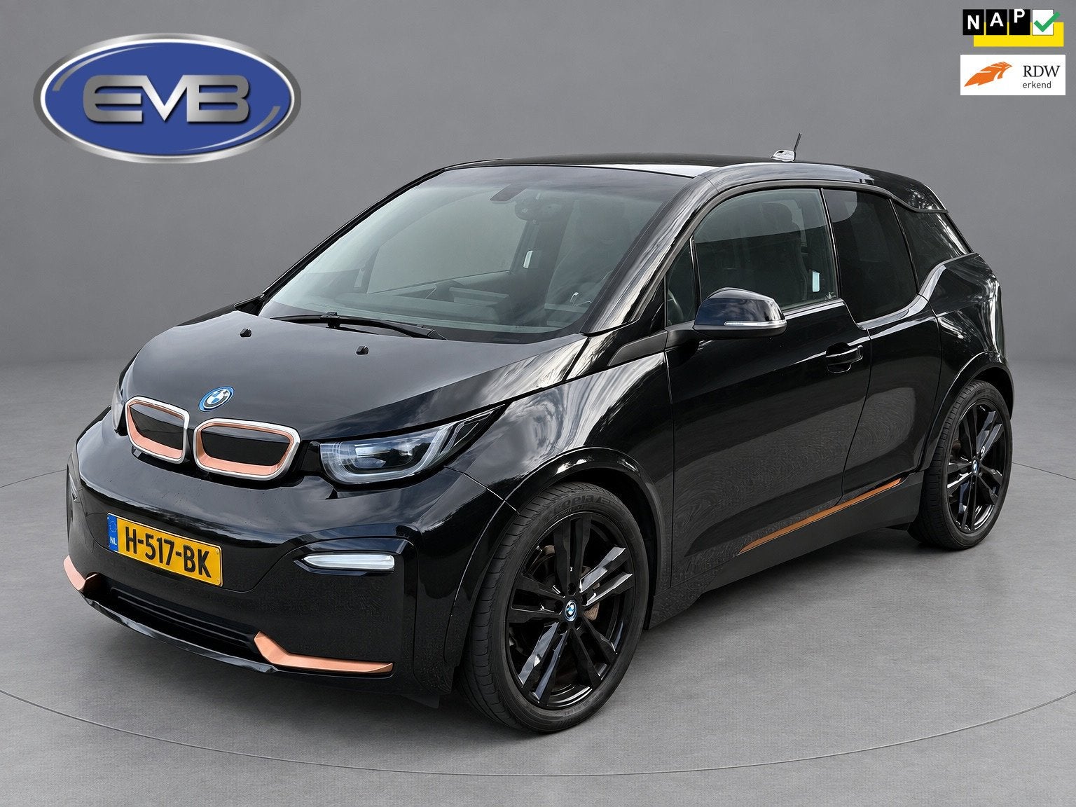 BMW I3 S 120Ah 42 kWh RoadStyle Edition, warmtepomp, harman/, Automaat, Achterwielaandrijving, 4 stoelen, Zwart
