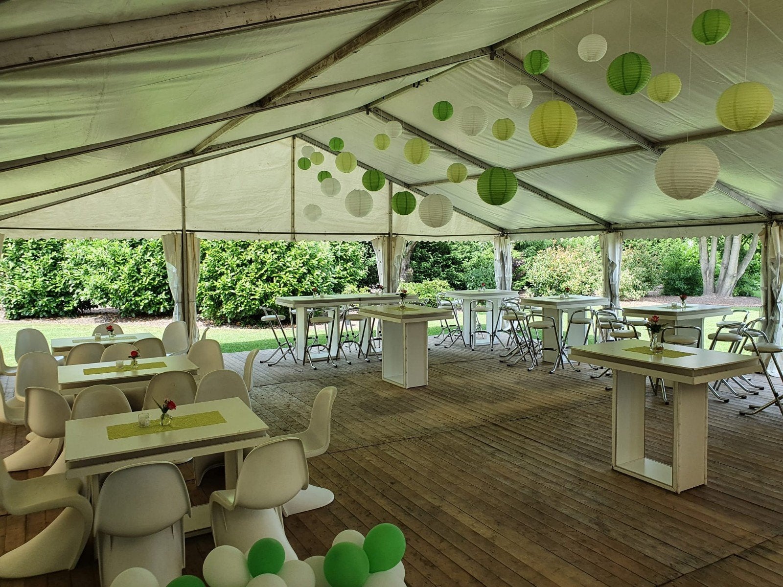 Tafels en stoelen, Ophalen