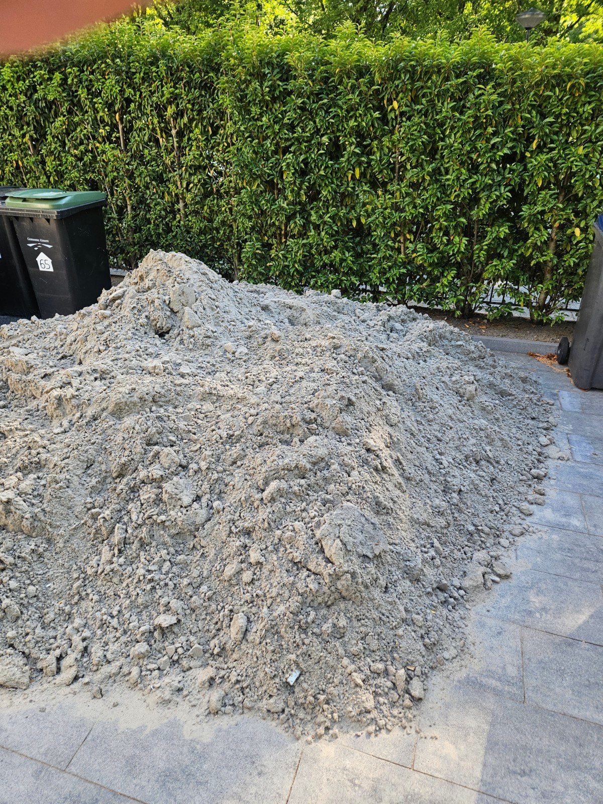 Gratis af te halen: Ophoogzand / Straatzand, Tuin en Terras, Zand, Ophalen, Gebruikt, Straatzand