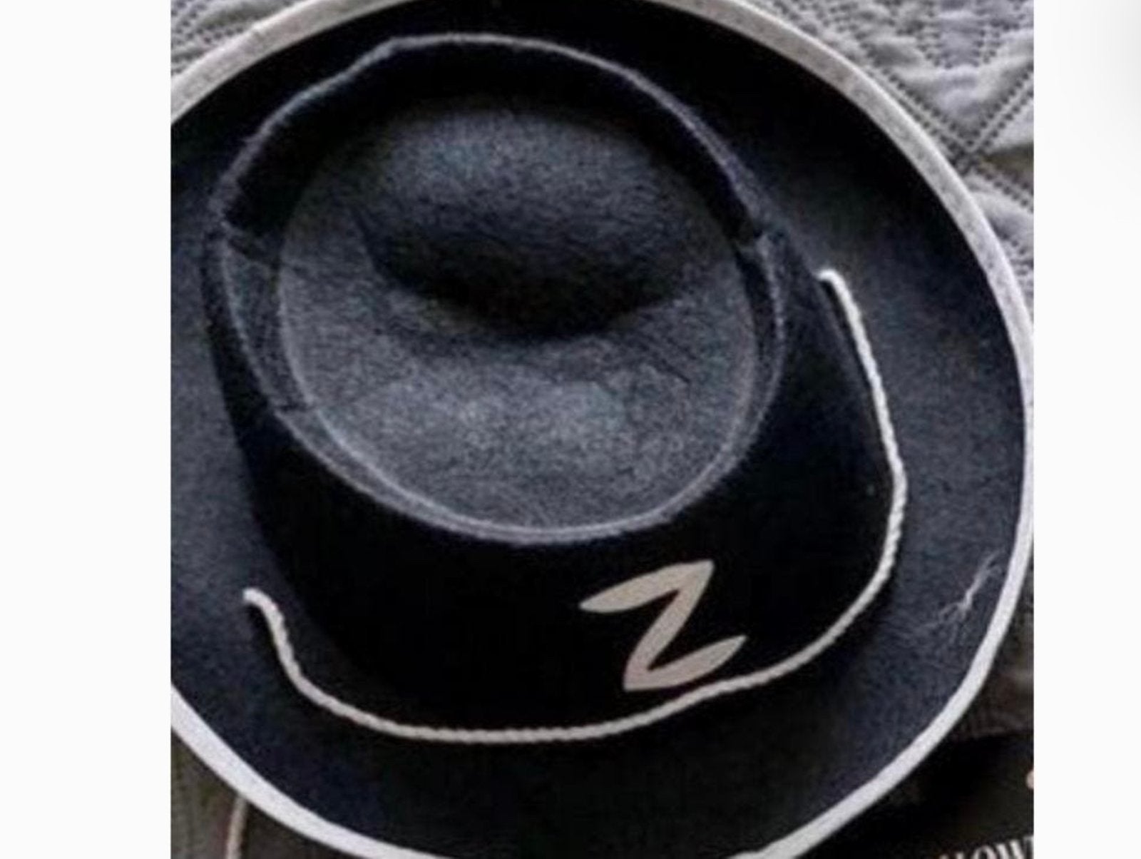 Halloween Zorro Hoed met kleding erbij  🌺 maat 116, Hobby en Vrije tijd, Feestartikelen, Ophalen of Verzenden, Zo goed als nieuw