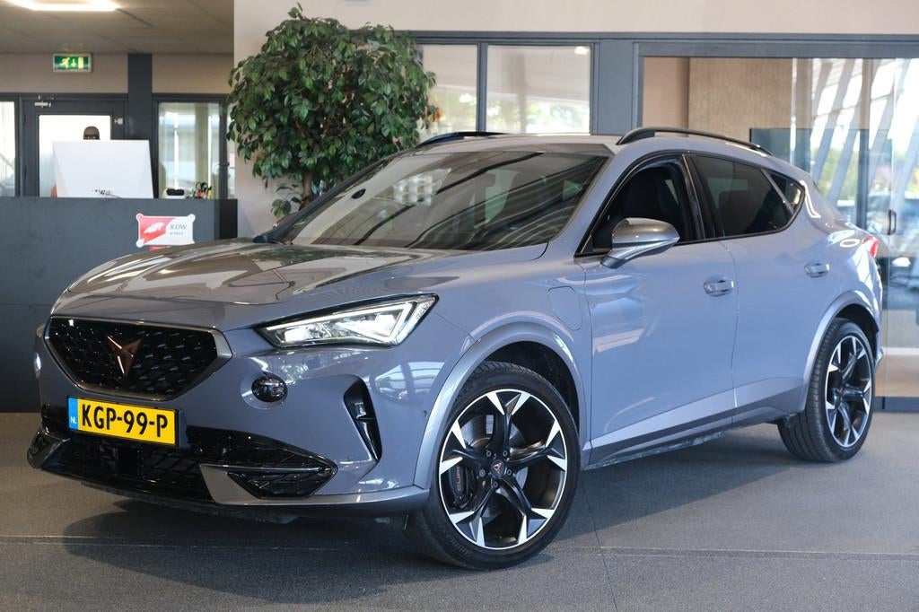 CUPRA Formentor 1.4 e-Hybrid VZ 245PK Led Trekhaak Cam Navi, Auto's, Cupra, Gebruikt, Zwart, 4 cilinders, Formentor