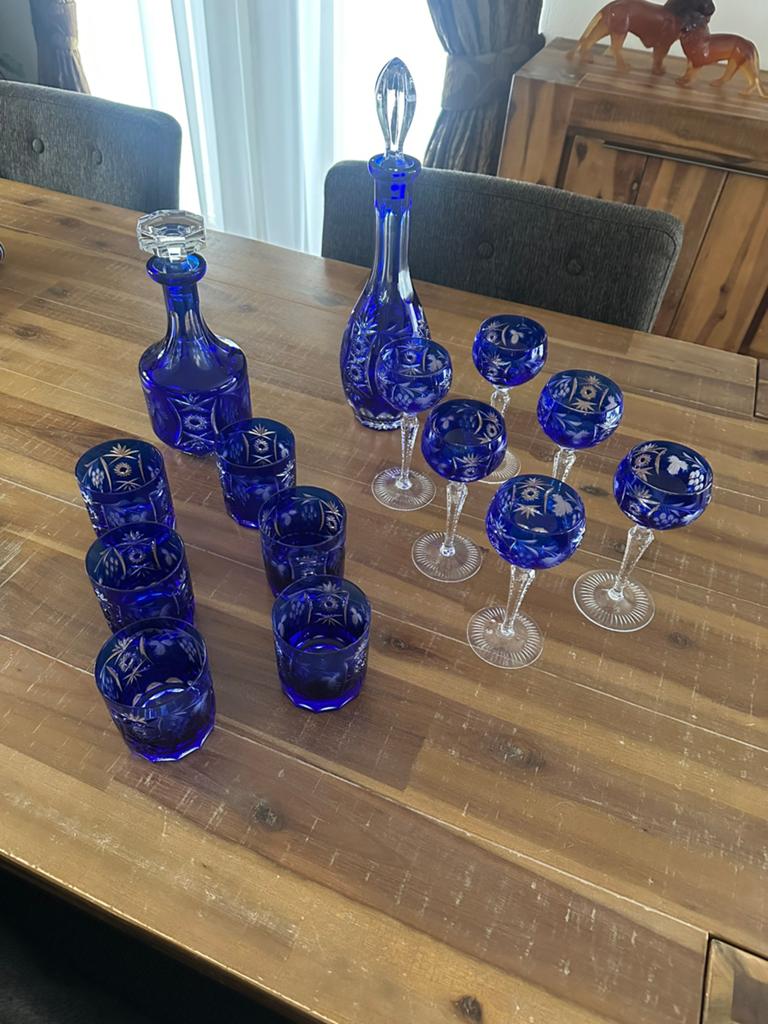Prachtig mooi blauw kristal servies, Ophalen