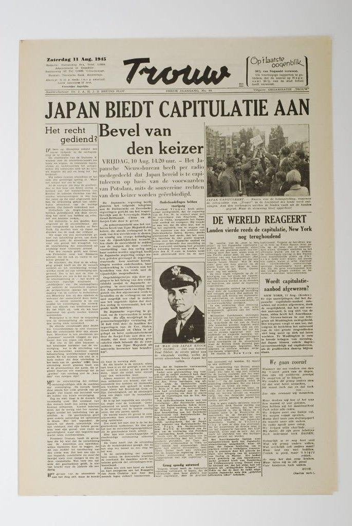 Trouw 11 augustus 1945 Capitulatie Japan | Heruitgave 1994, Verzamelen, Militaria | Tweede Wereldoorlog, Zo goed als nieuw, Verzenden