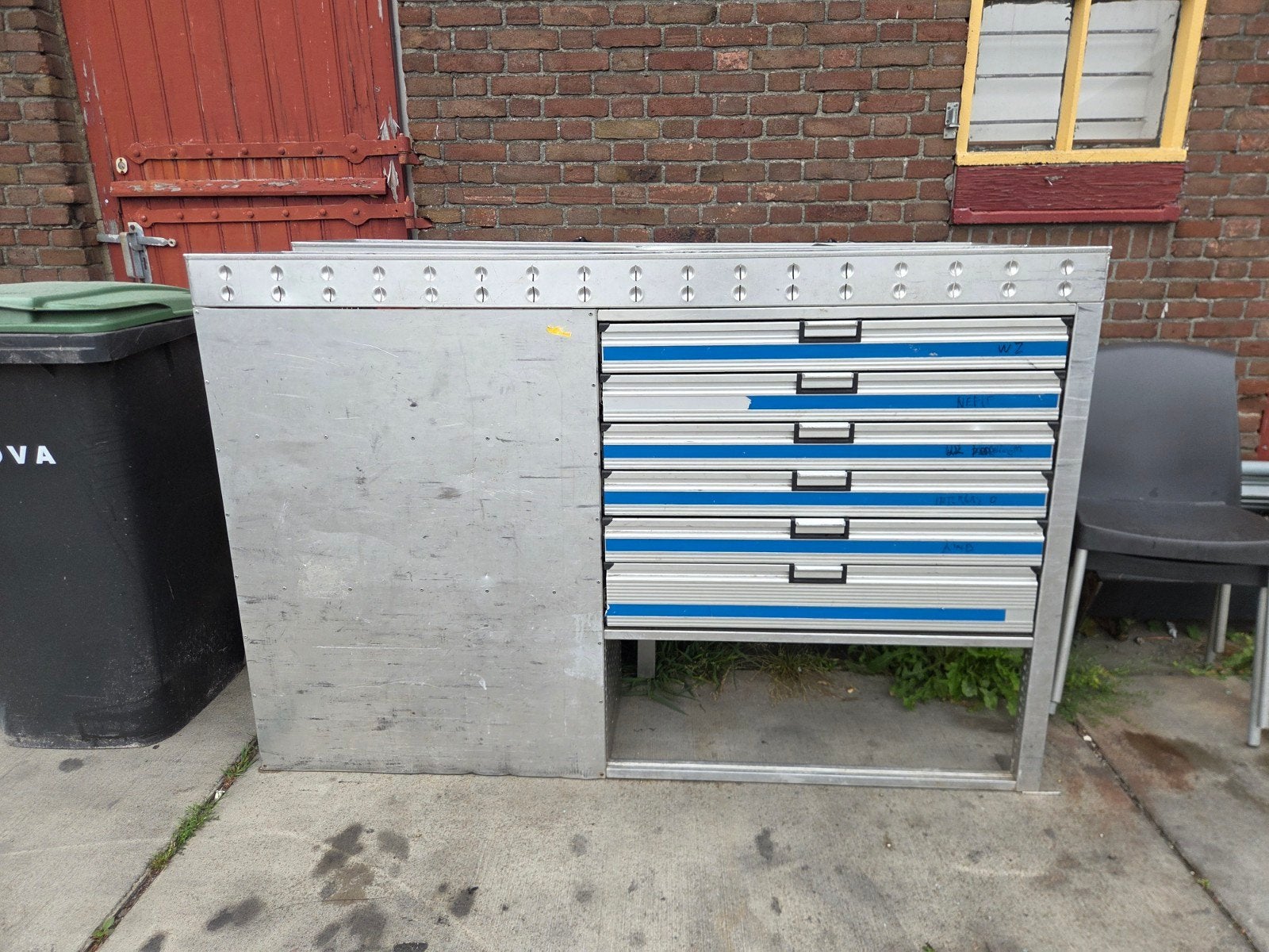 Aluminium Bedrijfswageninrichting met Laden en Planken, Ophalen