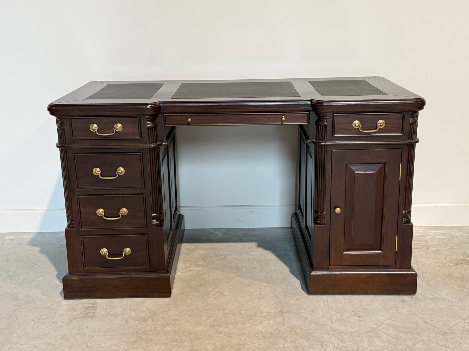 Klassiek Engels bureau #707, Huis en Inrichting, Overige typen, Hout, Bruin, Ophalen of Verzenden