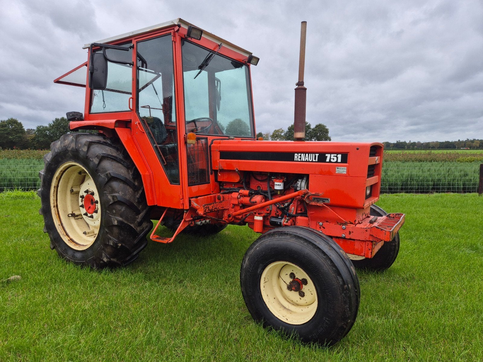 Renault 751 met voorlader, Ophalen, 80 tot 120 Pk, Gebruikt, Renault