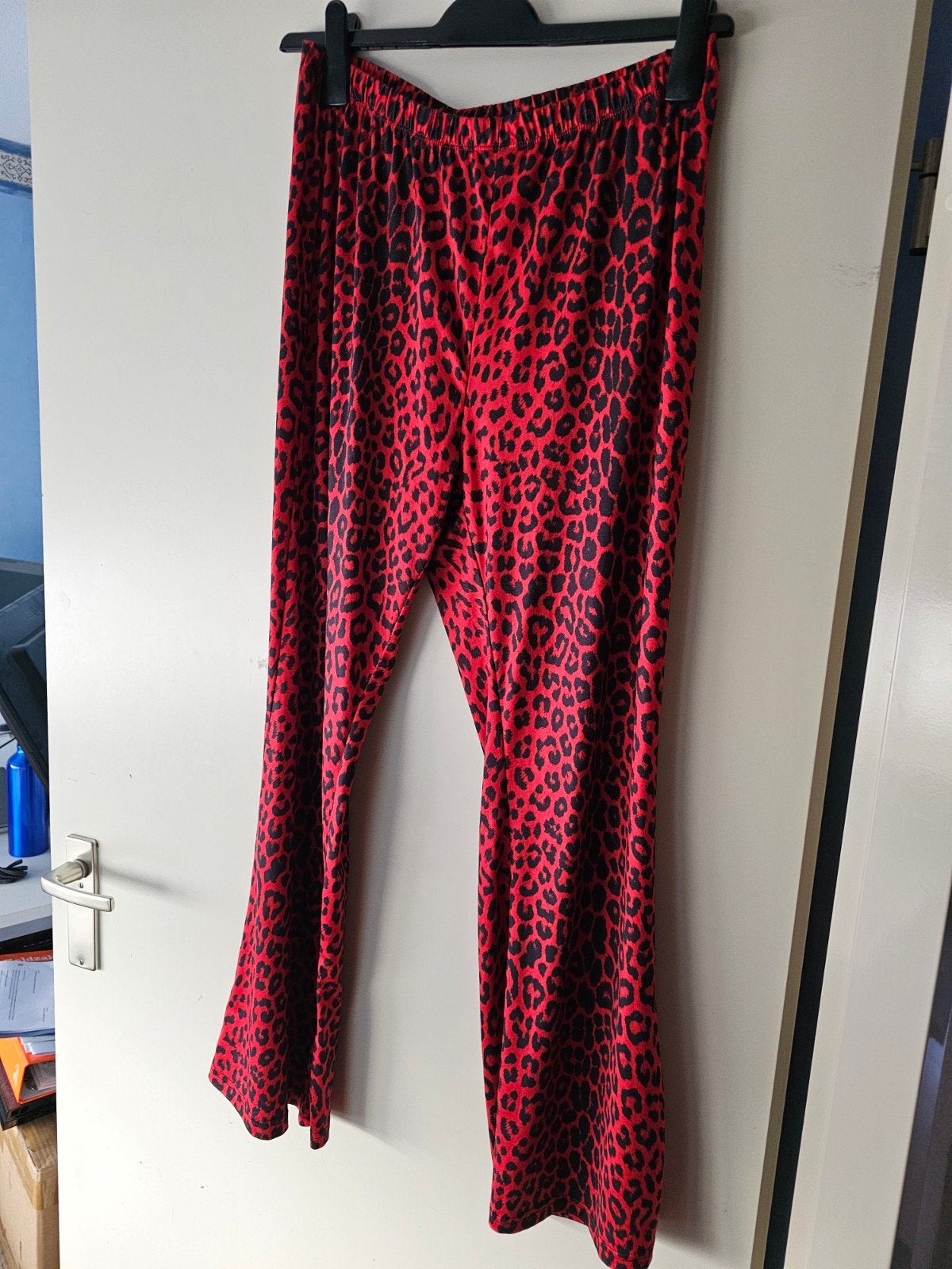 Zgan Rood/Zwarte Tijgerprint Flared Broek XL incl.verz €22,-, Verzenden, Maat 46/48 (XL) of groter, Zo goed als nieuw, Lang