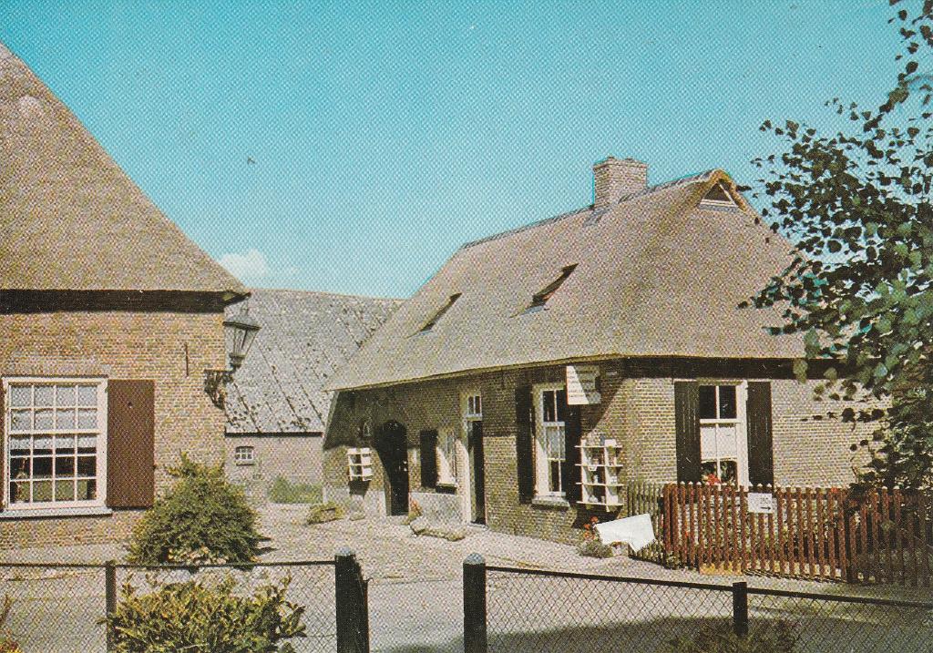 Bronkhorst Uilenhoek Pottenbakkerij, Ophalen of Verzenden, 1980 tot heden, Gelopen, Gelderland
