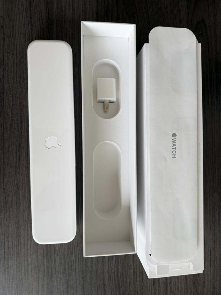 Apple watch Doos met bewaar case, Ophalen of Verzenden, Zo goed als nieuw