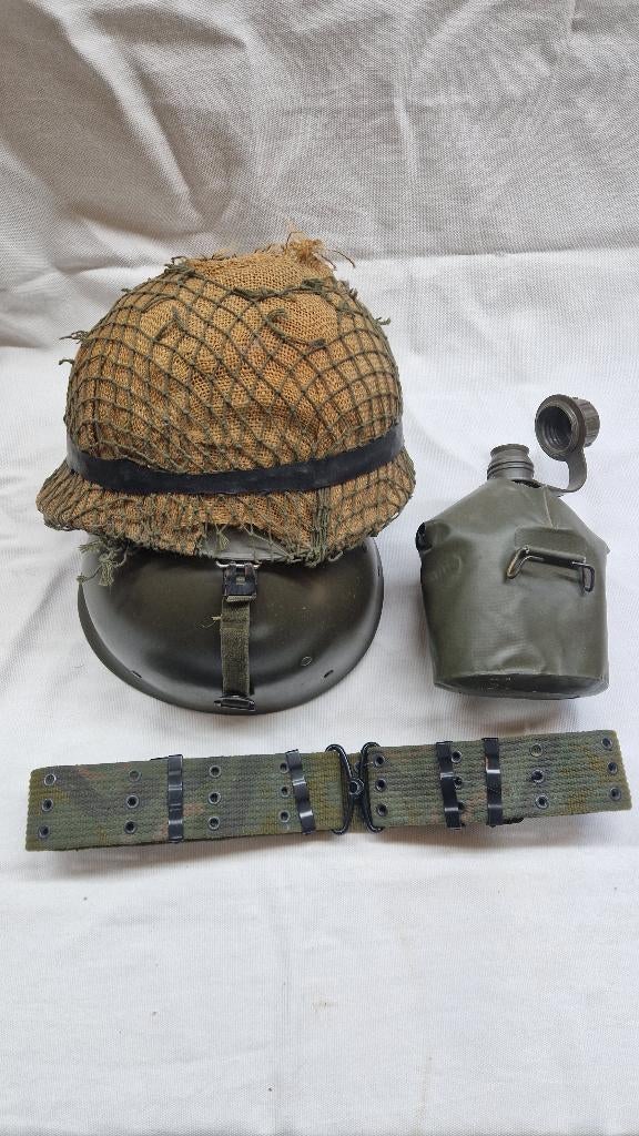 Militair helm en spullen jaren 70/80, Verzamelen, Ophalen of Verzenden, Landmacht, Nederland, Helm of Baret