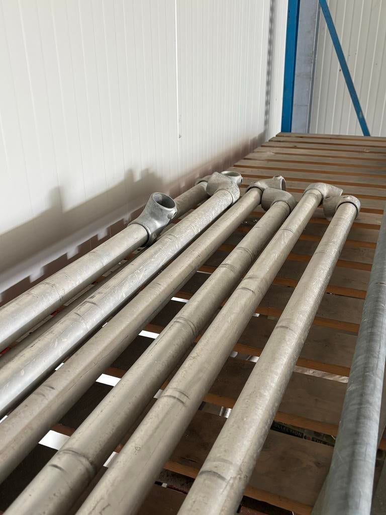 Aluminium buizen met 90 graden bochten, Doe-het-zelf en Verbouw, Buizen en Afvoer, Gebruikt, Bochten, Aluminium, 2 tot 4 meter