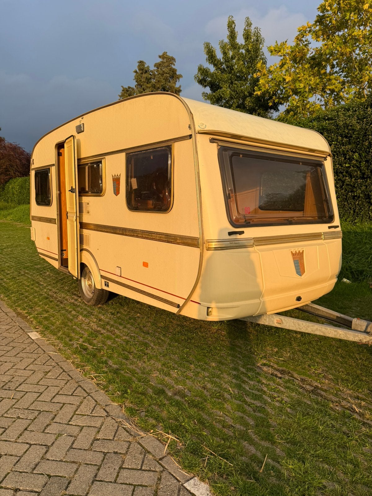 WIJ KOPEN CARAVANS EN HALEN SLOOPCARAVANS GRATIS OP TRANSPOR, Caravans en Kamperen, Overige merken, Schokbreker, Treinzit, Particulier