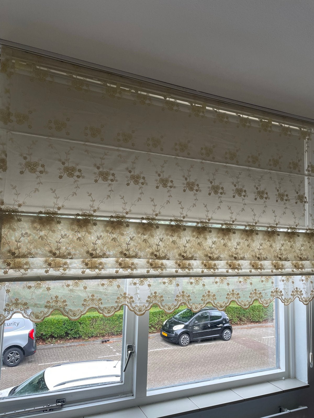 Lichtdoorlatend vouwgordijn met bloemenpatroon, Ophalen of Verzenden, Vouwgordijn, Crème, Lichtdoorlatend