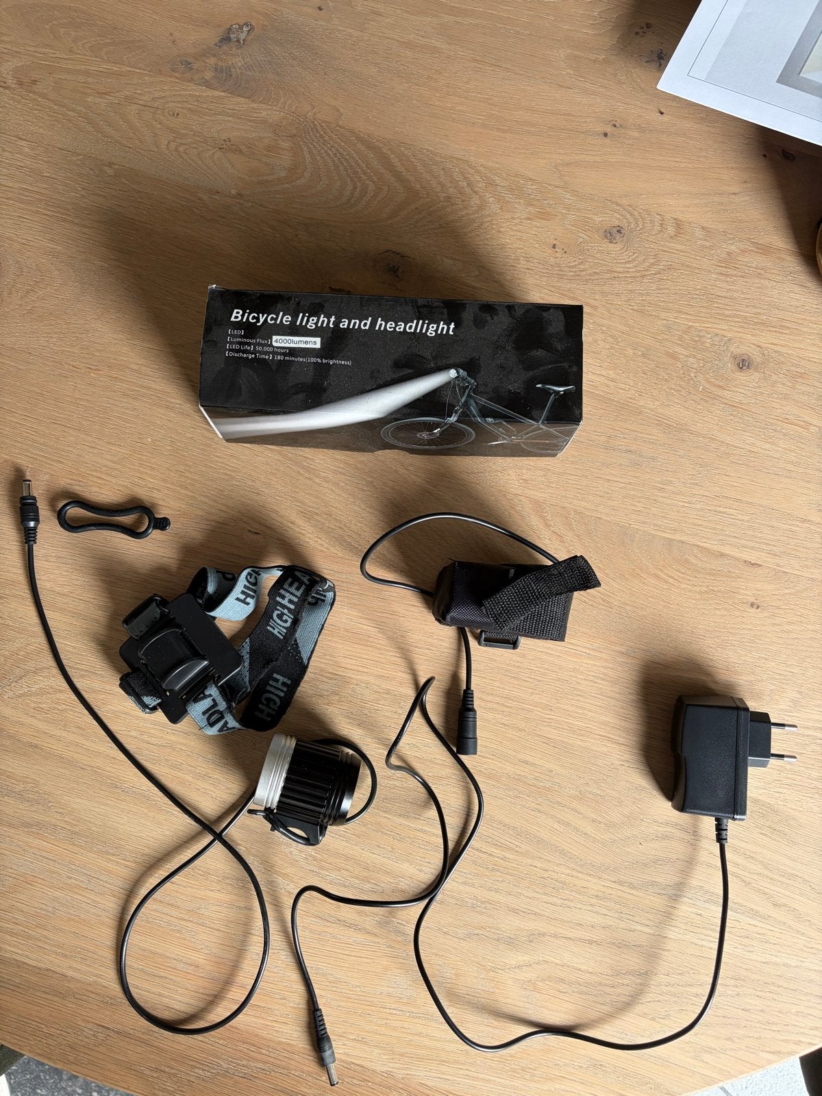 Krachtige LED Fietslamp - 4000 Lumen Oplaadbaar, Voorlicht, Ophalen of Verzenden, Accu, Oplaadbaar