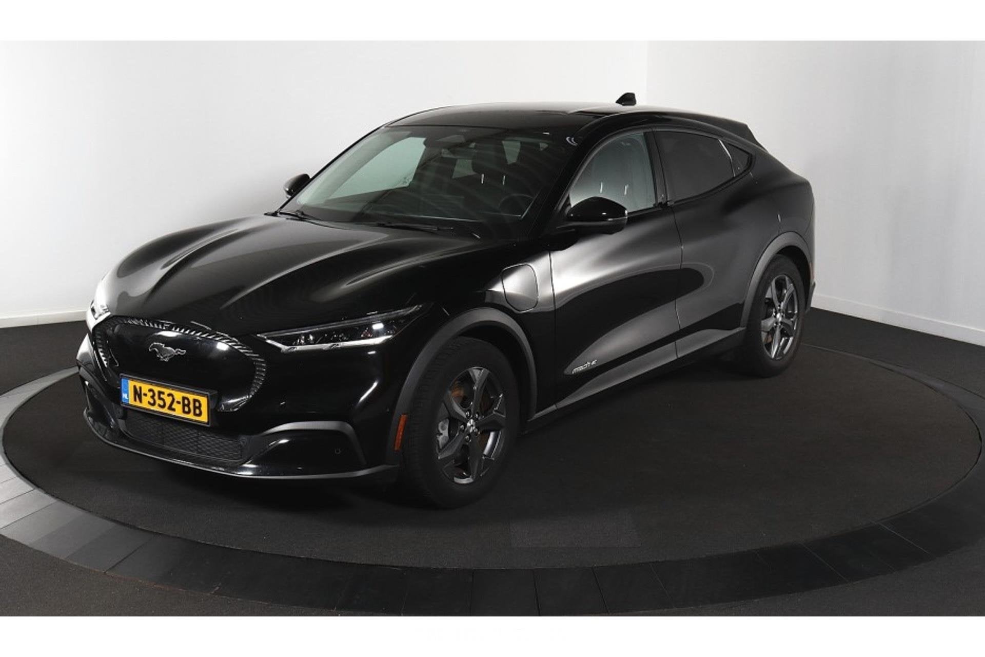 Ford Mustang RWD 75 kWh (bj 2021, automaat), Auto's, Ford, Automaat, 0 cilinders, Gebruikt, Zwart