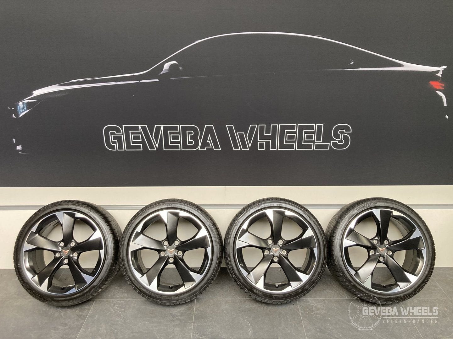 18” originele Seat Cupra Leon velgen + banden 5x112 5FA60102, Auto-onderdelen, Banden en Velgen, 18 inch, Gebruikt, -, -