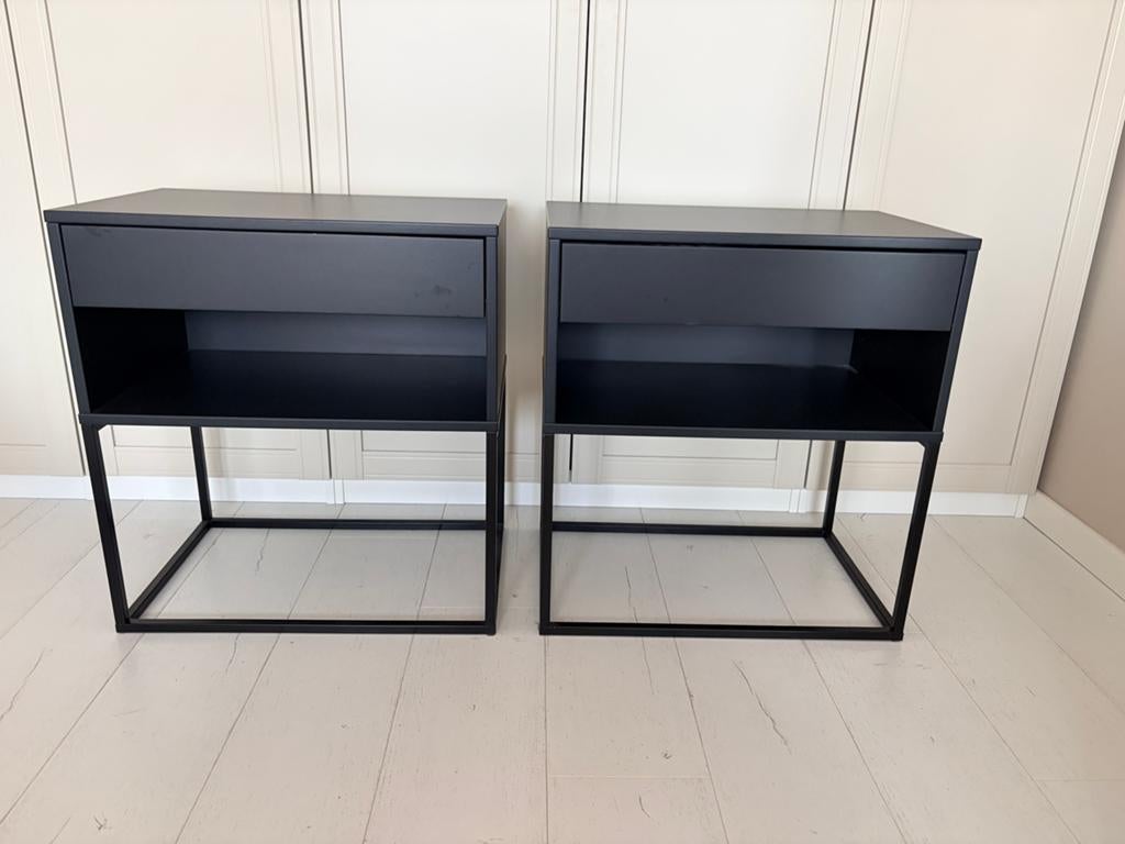 2 IKEA Vikhammer nachtkastjes, Ophalen, Zo goed als nieuw, 45 tot 65 cm, 55 tot 70 cm