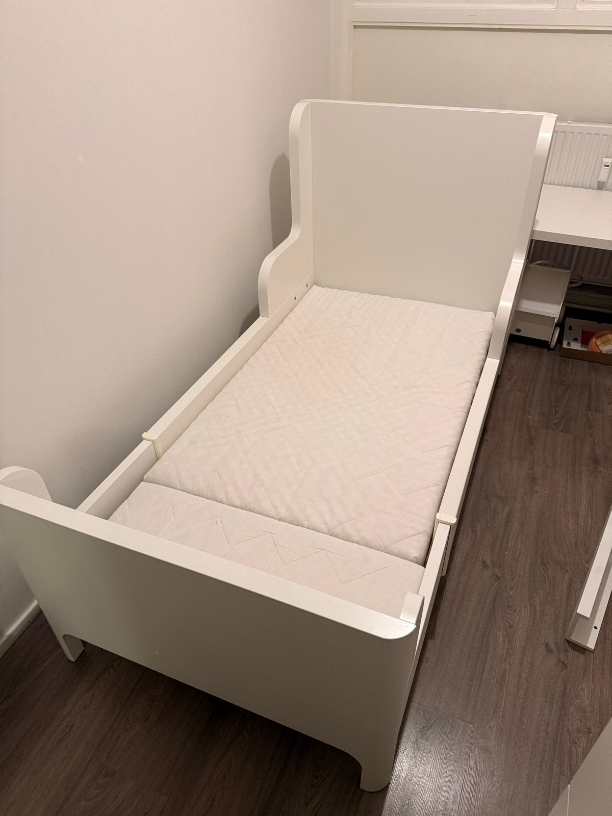 IKEA BUSUNGE kinderbed / meegroeibed wit, Ophalen, Verstelbaar, 90 cm, Eenpersoons