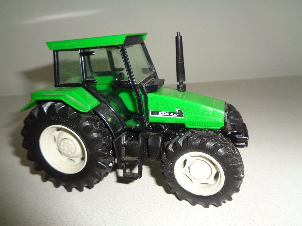 Britains Deutz DX 4.57, Hobby en Vrije tijd, Modelauto's | 1:32, Ophalen of Verzenden, Zo goed als nieuw, Tractor of Landbouw