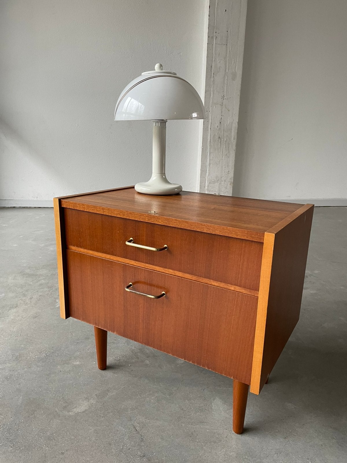 Vintage bijzet kastje jaren 50, Ophalen, Minder dan 45 cm, ., 2de hands