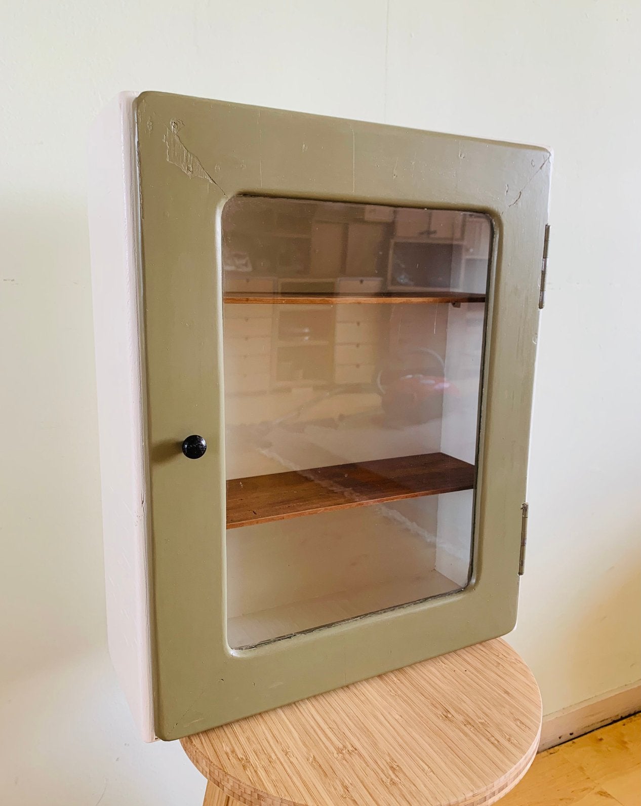 Vintage vitrinekastje, Huis en Inrichting, Ophalen, Minder dan 50 cm, Gebruikt, Glas