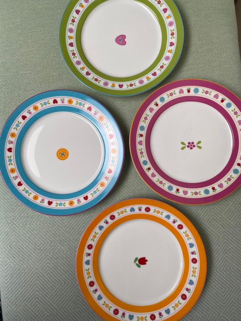 LIEF ontbijtbordjes - 12 stuks in 4 kleuren, nieuw!, Keramiek, Nieuw, Ophalen of Verzenden, Bord(en)