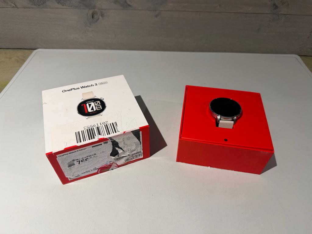 OnePlus Watch 3 43mm Zilver met Witte Rubberen Band, Nvt, Ophalen of Verzenden, Zo goed als nieuw, Nvt