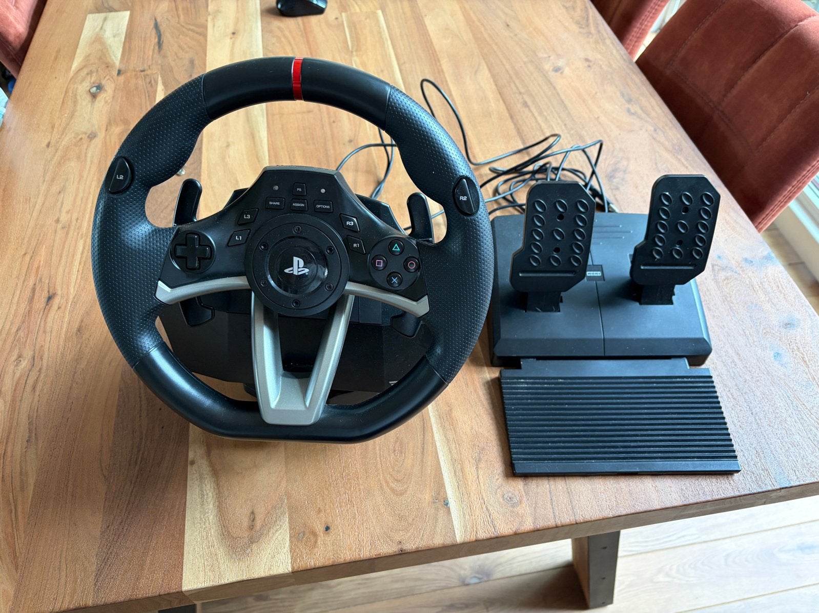 Hori racestuur met pedalen voor PlayStation, Ophalen of Verzenden, Zo goed als nieuw, Stuur of Pedalen, PlayStation 4